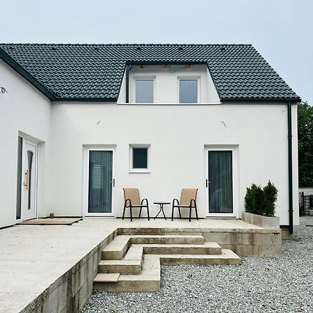 2 Moderne Apartmany 19 A 95 V Sukromi V Centre Mesta Turcianske Teplice Bagian luar foto