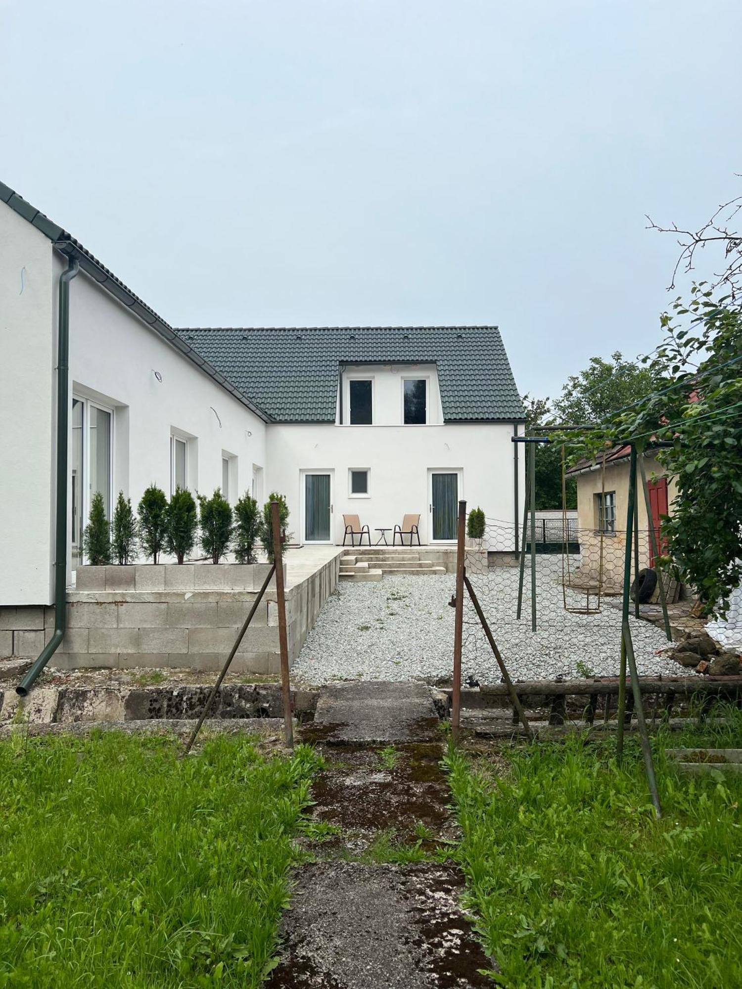2 Moderne Apartmany 19 A 95 V Sukromi V Centre Mesta Turcianske Teplice Bagian luar foto